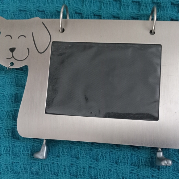 Picture holder, Dog frame. The legs on which it stands are little paws. - Picture 3 of 7